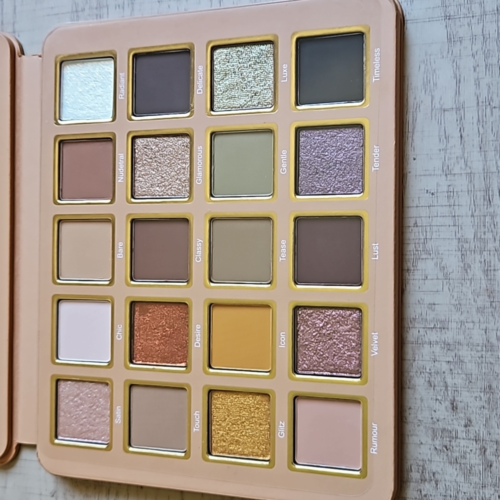 Cosmic Brushes Nudetrals Palette